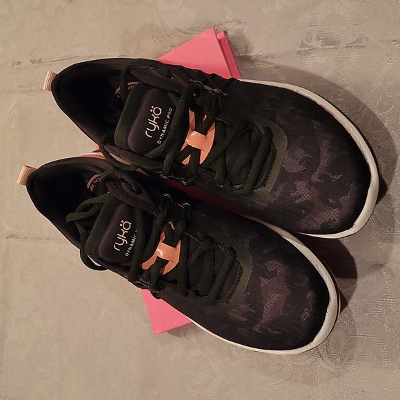 Ryka Shoes - Ryka Dynamic Pro Black Camo Size 6 Women's Sneakers